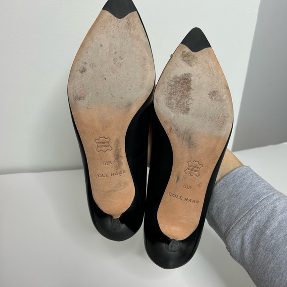 Cole Haan Black Pointed Toe Leather Heels Womens Size 6.5B - Picture 6 of 9
